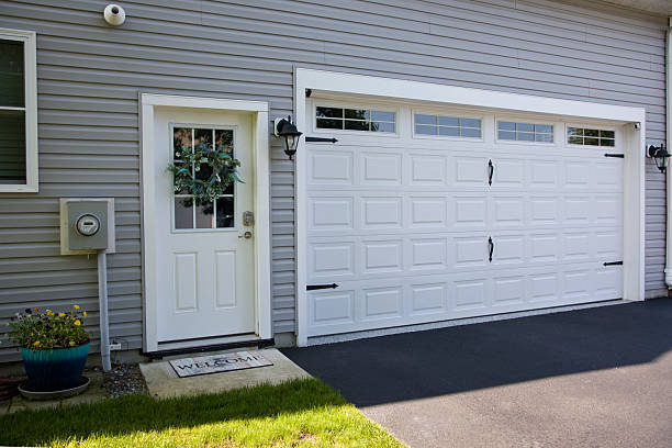 24/7 Emergency Garage Door Panel Replacement experts in Glen Raven, NC